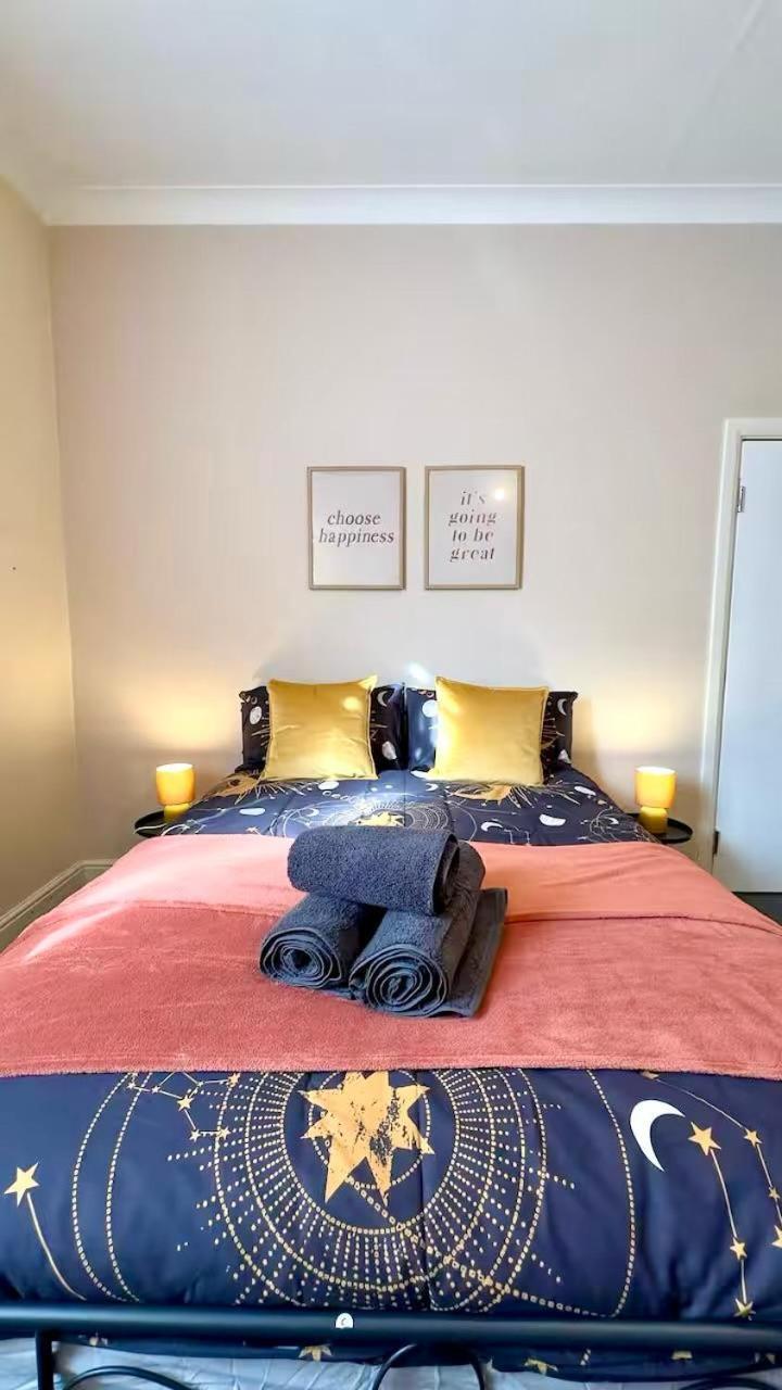 25 Minutes To Central London Rooms 35 Екстер'єр фото