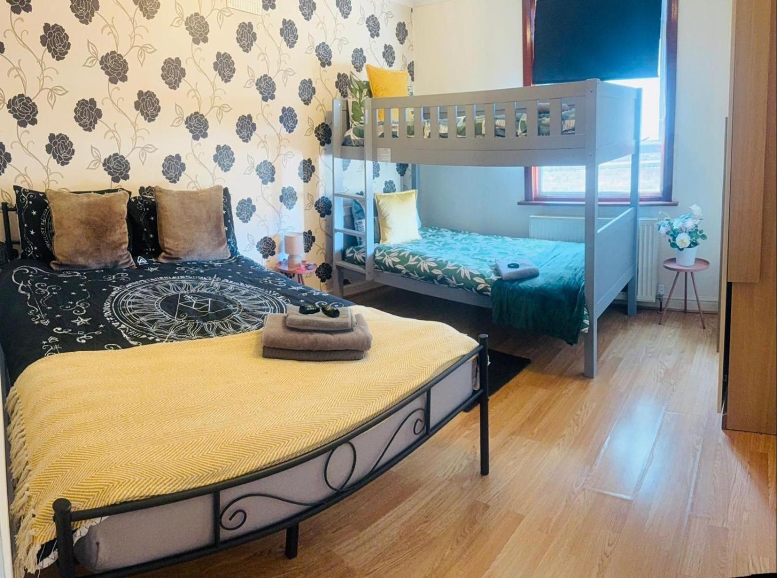 25 Minutes To Central London Rooms 35 Екстер'єр фото